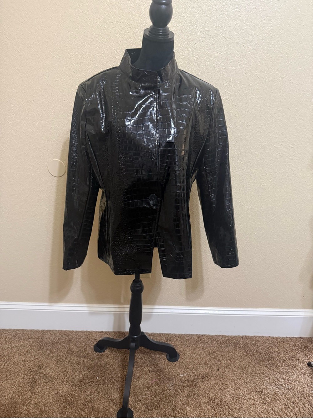 STYLEWE Black Croc-Embossed Patent Leather Jacket